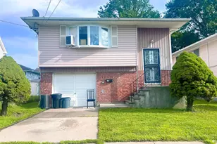 312 E Columbia St, Hempstead, NY 11550 - Photo 2