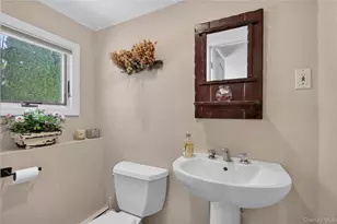 1 Ryan Ct, Syosset, NY 11791 - Photo 12