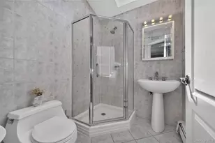 1 Ryan Ct, Syosset, NY 11791 - Photo 14