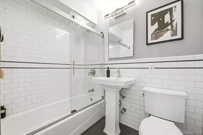 7025 Yellowstone Boulevard #8Q, Forest Hills, NY 11375 - Photo 14