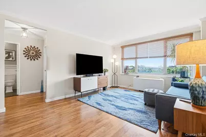 7025 Yellowstone Boulevard #8Q, Forest Hills, NY 11375 - Photo 12
