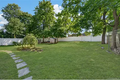 10 Field Place, Huntington Station, NY 11746 - Photo 26