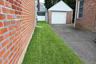 65-15 180th St, Fresh Meadows, NY 11365 - Photo 2