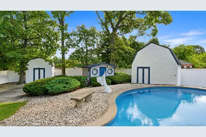 12 Heather Court, Centereach, NY 11720 - Photo 10