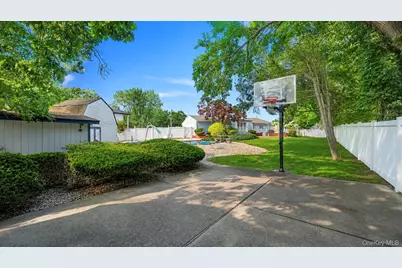 12 Heather Court, Centereach, NY 11720 - Photo 12