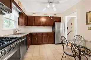 33 Dexter Rd, Yonkers, NY 10710 - Photo 10