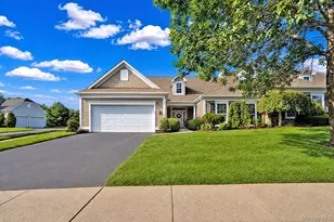 79 Samantha Cir, Westhampton, NY 11977 - Photo 2