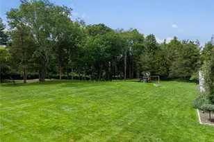 1 Vista Dr, Syosset, NY 11791 - Photo 18