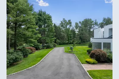 1 Vista Drive, Syosset, NY 11791 - Photo 22
