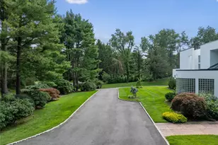 1 Vista Dr, Syosset, NY 11791 - Photo 22
