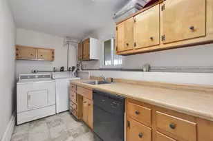 22 N Lorna Ln, Airmont, NY 10952 - Photo 16