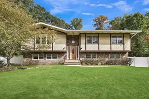 22 N Lorna Ln, Airmont, NY 10952 - Photo 2