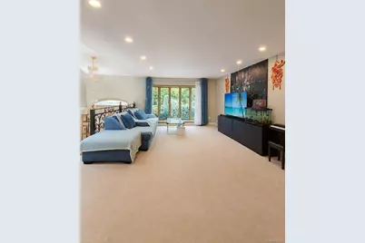 27 Barrypark Court, Albertson, NY 11507 - Photo 6