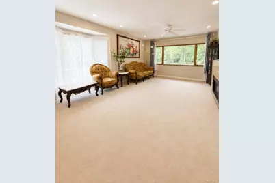27 Barrypark Court, Albertson, NY 11507 - Photo 4