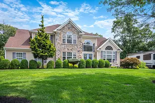 11 Horstead Ct, Yaphank, NY 11980 - Photo 2