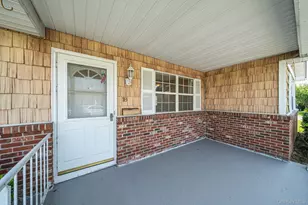18 Kathleen Dr, Oakdale, NY 11769 - Photo 4