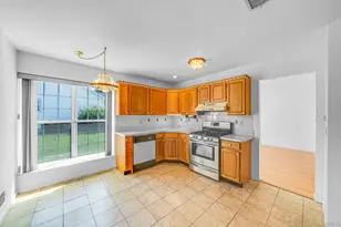 18 Kathleen Dr, Oakdale, NY 11769 - Photo 12