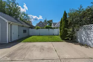 119-32 195th St, Saint Albans, NY 11412 - Photo 24