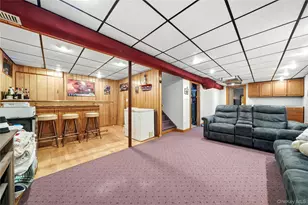21 Broadlawn Dr, Central Islip, NY 11722 - Photo 28