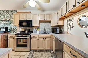 21 Broadlawn Dr, Central Islip, NY 11722 - Photo 18