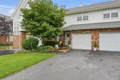21 Broadlawn Drive, Central Islip, NY 11722 - Photo 2