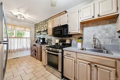 21 Broadlawn Drive, Central Islip, NY 11722 - Photo 16