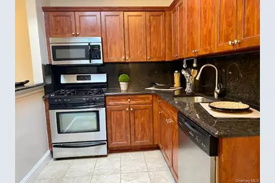 1427 Broadway Avenue #273F, Hewlett, NY 11557 - Photo 2
