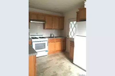 22 Gordon Avenue, Westbury, NY 11590 - Photo 2