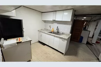 12161 238 Street Street, Rosedale, NY 11422 - Photo 20