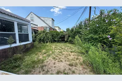 12161 238 Street Street, Rosedale, NY 11422 - Photo 22