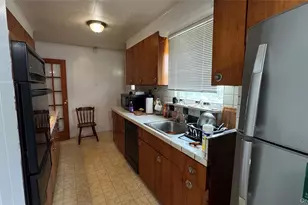 12161 238 Street St, Rosedale, NY 11422 - Photo 6