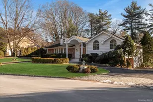 200 Hummingbird Dr, East Hills, NY 11576 - Photo 4