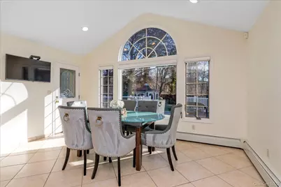 200 Hummingbird Drive, East Hills, NY 11576 - Photo 16