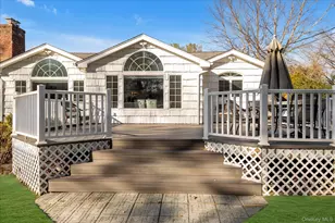 200 Hummingbird Dr, East Hills, NY 11576 - Photo 26