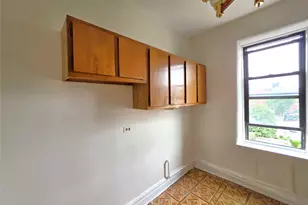 31-14 Crescent St, Astoria, NY 11106 - Photo 12