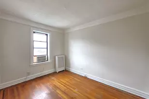 31-14 Crescent St, Astoria, NY 11106 - Photo 16