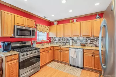 63 Madison Circle, Middle Island, NY 11953 - Photo 4