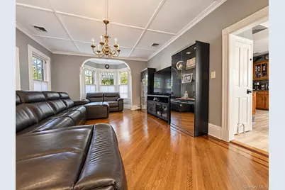 34 E Williston Avenue, East Williston, NY 11596 - Photo 6