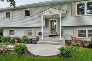8 Comfort Rd, Middletown, NY 10941 - Photo 4
