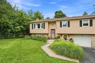 3 Edmunds Ln, Walden, NY 12586 - Photo 2
