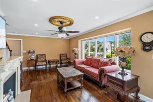 992 Woodcliff Dr, Franklin Square, NY 11010 - Photo 16