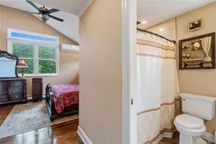 992 Woodcliff Dr, Franklin Square, NY 11010 - Photo 22