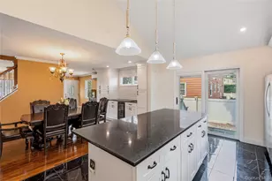 992 Woodcliff Dr, Franklin Square, NY 11010 - Photo 10
