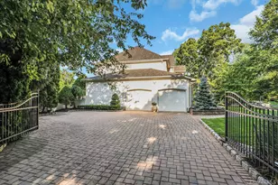 1 Weeping Cherry Ln, Commack, NY 11725 - Photo 4