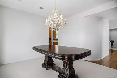 48 Peachtree Court, Holtsville, NY 11742 - Photo 18