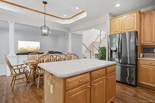 48 Peachtree Ct, Holtsville, NY 11742 - Photo 12