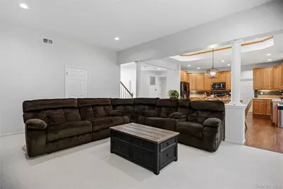 48 Peachtree Court, Holtsville, NY 11742 - Photo 14