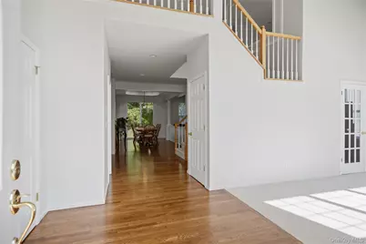 48 Peachtree Court, Holtsville, NY 11742 - Photo 4