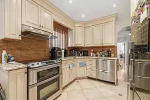 1458 Dwight Pl, Bronx, NY 10465 - Photo 20