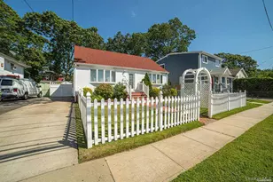184 S Strong Ave, Lindenhurst, NY 11757 - Photo 2